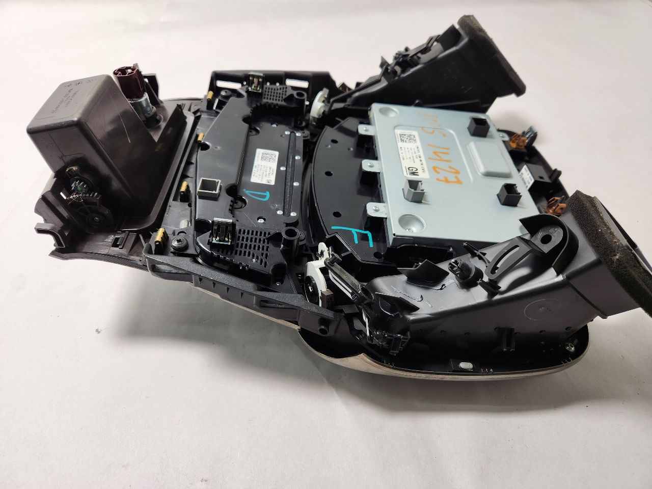 2015 BUICK LACROSSE 6 cyl Gas Flex Fuel 3.6 Radio Audio - 385421 — photo 7
