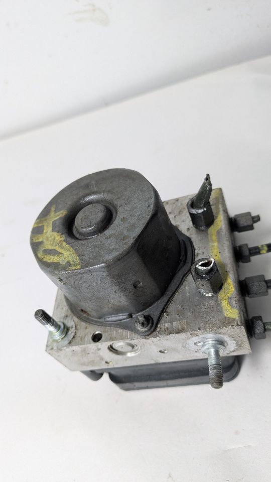 2016 NISSAN ALTIMA 4cyl Gasoline 2.5 DOHC Anti-lock Brake Pts - 385814