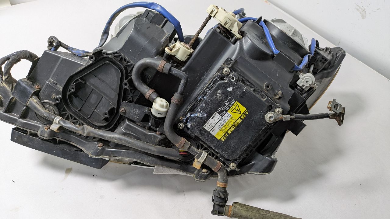 2009 LEXUS LS460 Right HEADLAMP ASSEMBLY - 385828 — photo 5