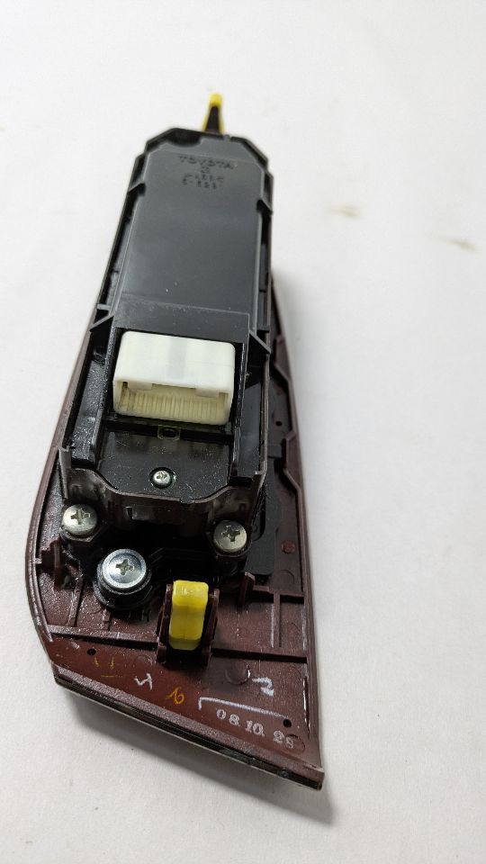 2009 LEXUS LS460 Left Front Door Switch - 385829 — photo 4