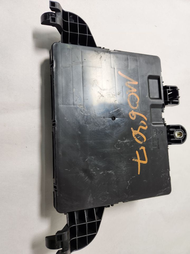 2013 CADILLAC XTS 6cyl Gasoline 3.6 Fuse Box, Engine - 386220