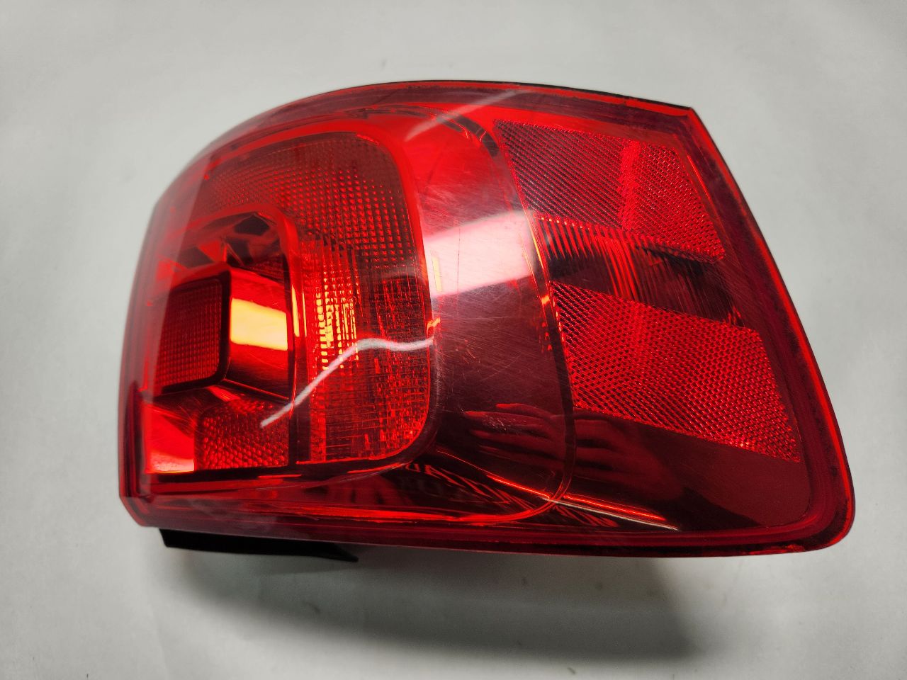 2011 VOLKSWAGEN JETTA 4cyl Gasoline 2.0 Left TAIL LAMP - 386252 — photo 2