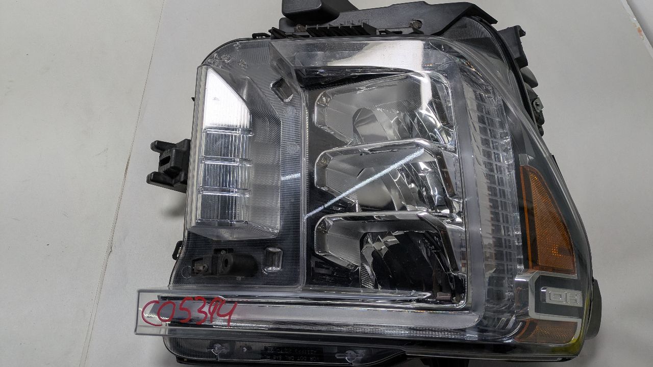 2022 GMC SIERRA 2500 PICKUP 6.6L 8cyl Turbo Diesel Right HEADLAMP ASSEMBLY - 386478