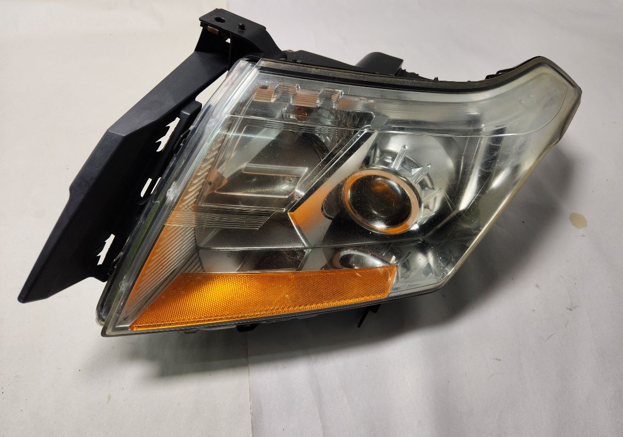 2011 CADILLAC SRX 3.0L 6cyl Gasoline VVT Right HEADLAMP ASSEMBLY - 386732