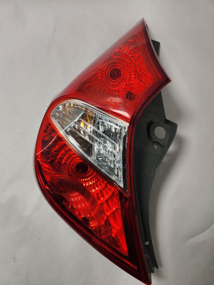 2012 HYUNDAI ACCENT Left TAIL LAMP - 386741 — photo 1