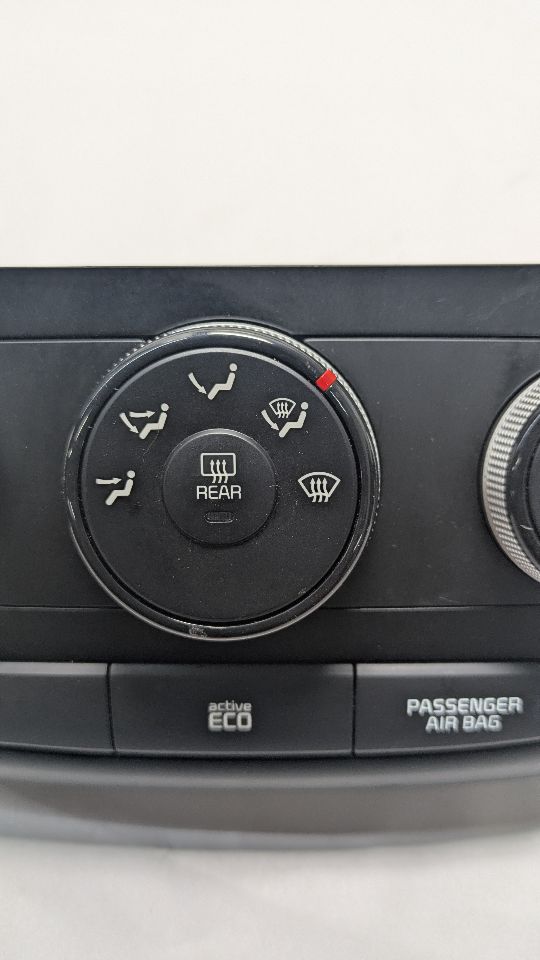 2014 KIA SOUL 4cyl Gasoline 1.6 TEMP CONTROL - 387208 — photo 3