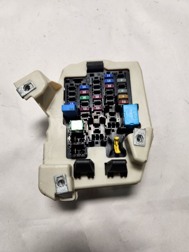 2016 CADILLAC ATS 4cyl Gasoline Turbo 2.0 Fuse Box, Engine - 387690