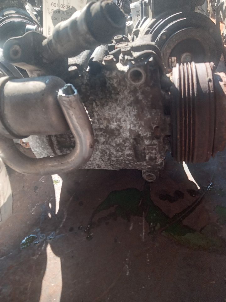 2005 BMW X3 6cyl Gasoline 3.0 AC COMPRESSOR - 388020 — photo 1
