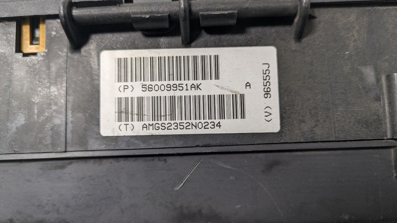 2003 JEEP LIBERTY Fuse Box, Engine - 388096 — photo 3