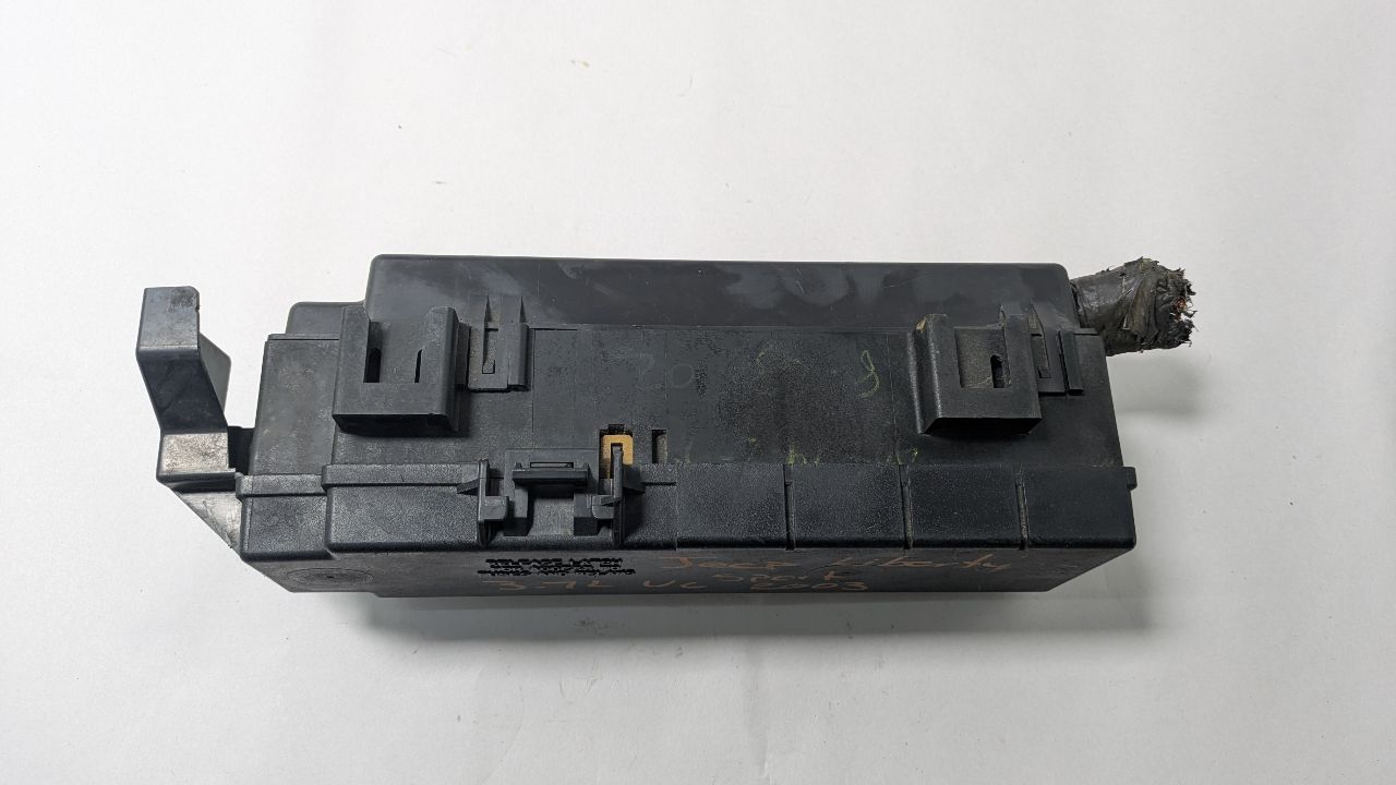 2003 JEEP LIBERTY Fuse Box, Engine - 388096 — photo 4