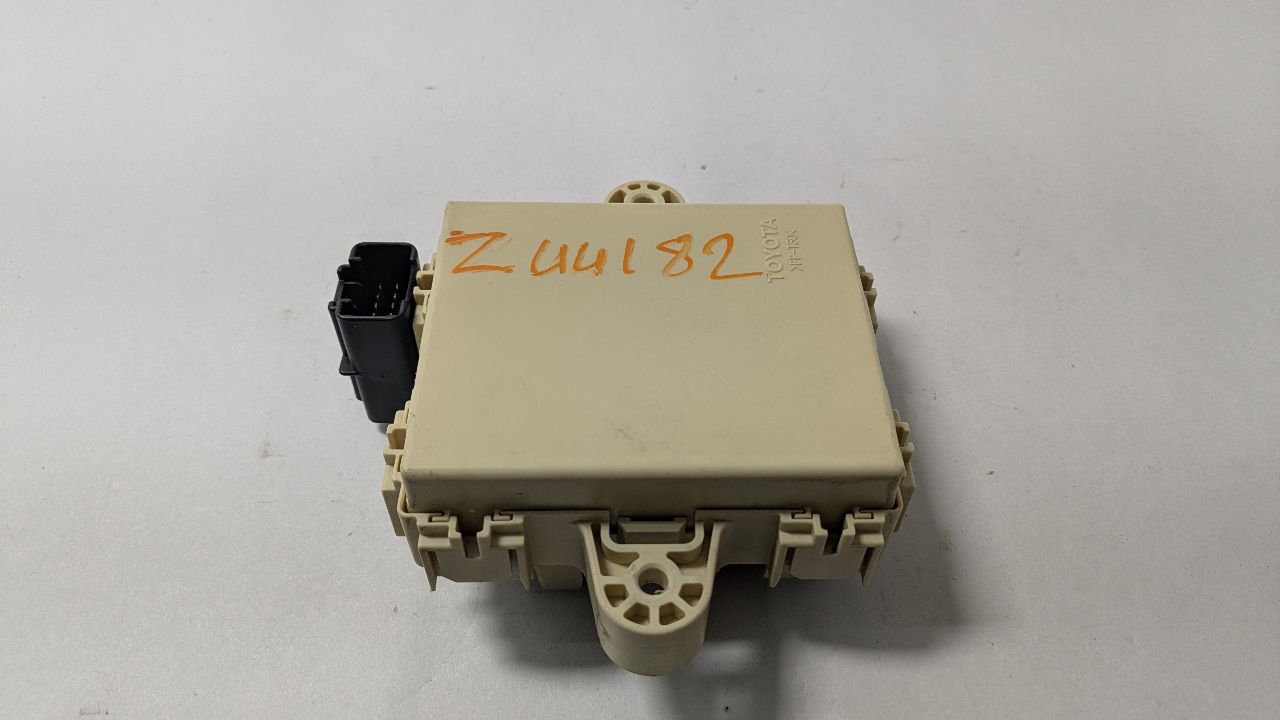 2008 LEXUS RX400H 6cyl electric 3.3 Fuse Box, Engine - 388101