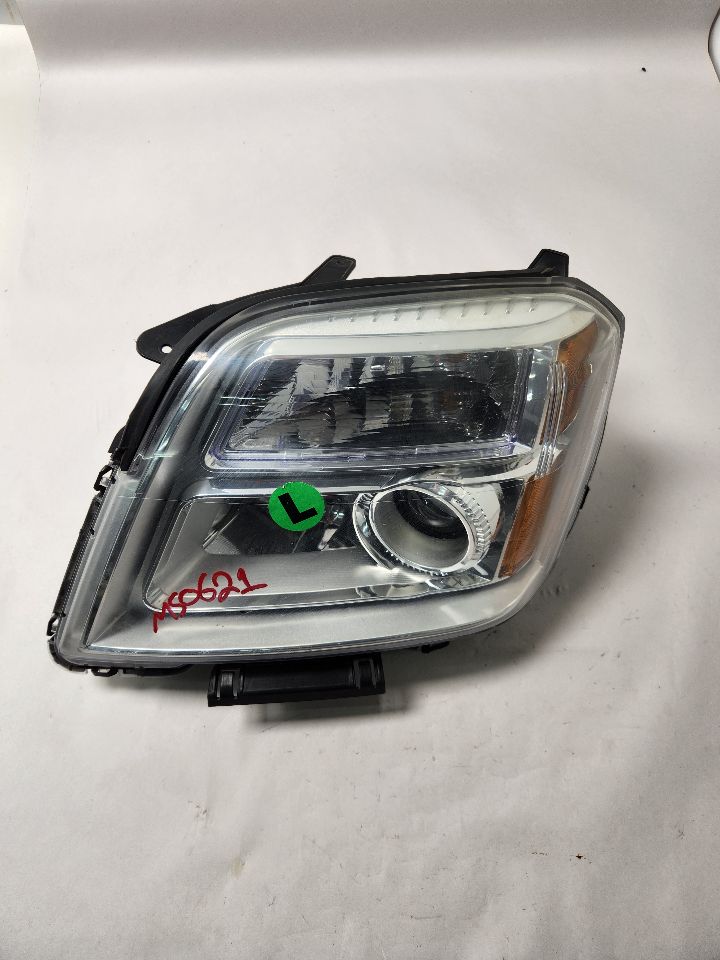 2012 GMC TERRAIN 6cyl Gasoline 3.0 Left HEADLAMP ASSEMBLY - 388239 — photo 1