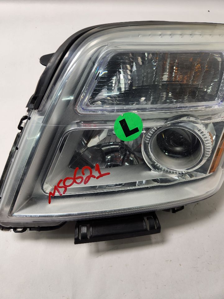2012 GMC TERRAIN 6cyl Gasoline 3.0 Left HEADLAMP ASSEMBLY - 388239 — photo 3