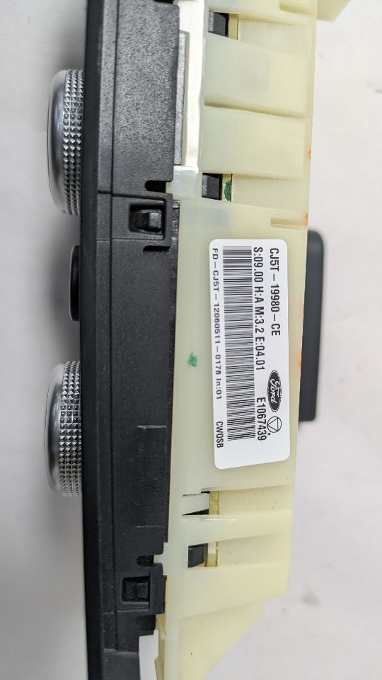 2013 FORD ESCAPE 4cyl 1.6 EcoBoost TEMP CONTROL - 388291 — photo 3