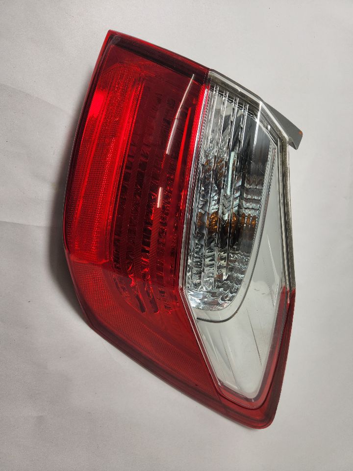2013 HONDA ACCORD Right TAIL LAMP - 388406 — photo 1
