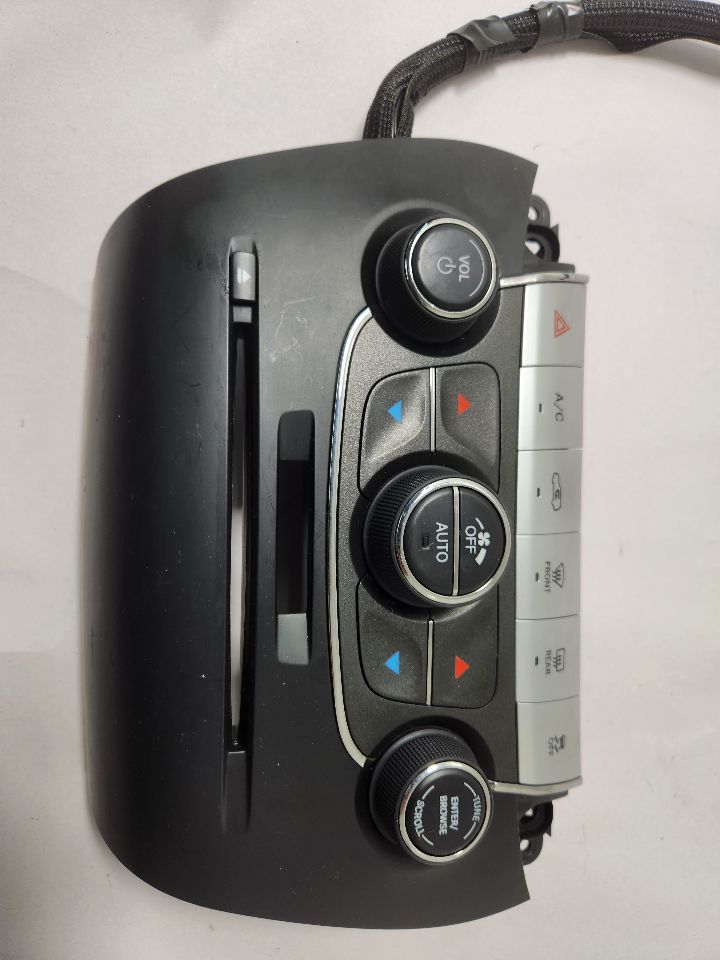 2012 DODGE JOURNEY 6 cyl Gas Flex Fuel 3.6 TEMP CONTROL - 388418 — photo 1