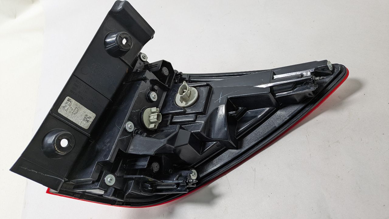 2019 HONDA PILOT Left TAIL LAMP - 388454 — photo 4