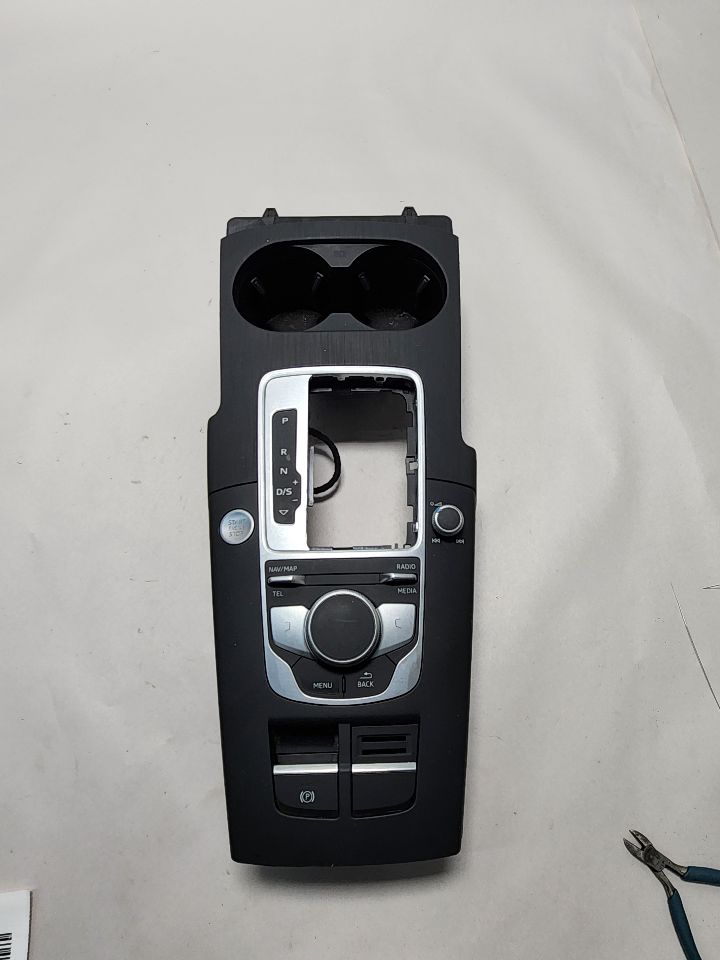 2017 AUDI A3 2.0L 4cyl Turbo Gasoline Console, Front - 388625 — photo 7