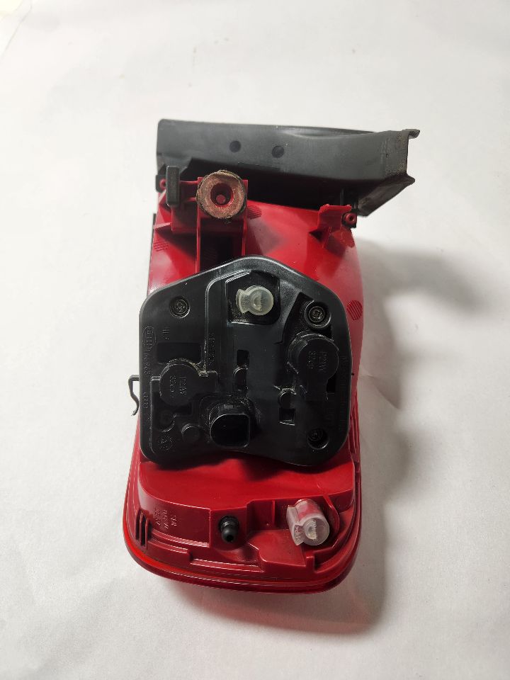2009 MASERATI QUATTROPO TAIL LAMP - 389085 — photo 5