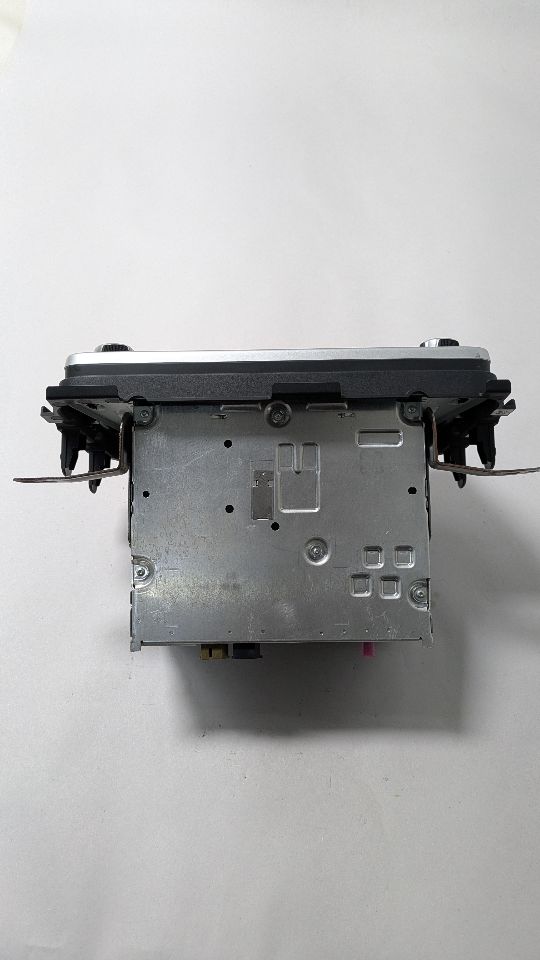 2021 NISSAN VERSA 1.6L 4cyl Gasoline VVT Radio Audio - 389151 — photo 4
