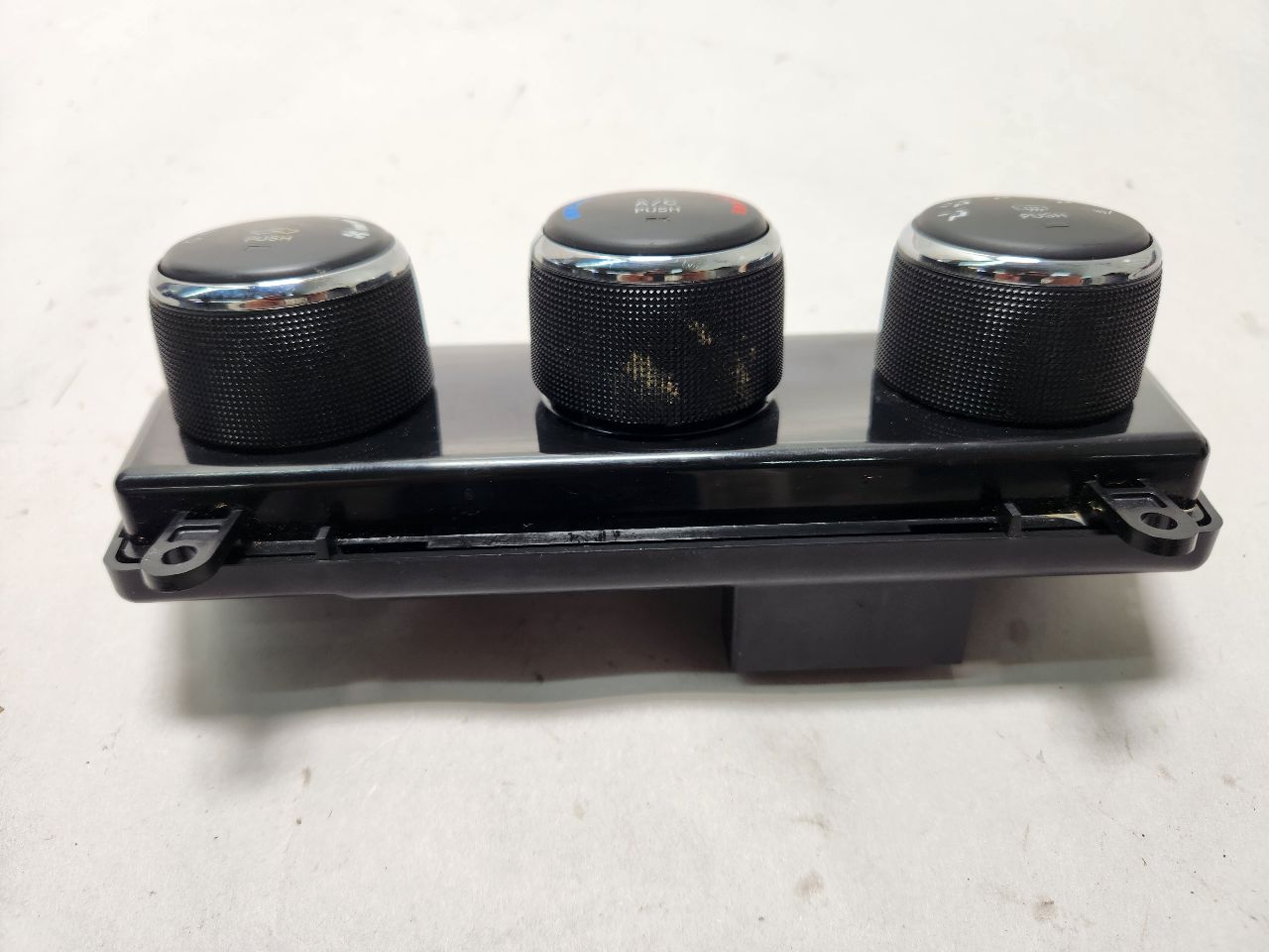 2015 JEEP COMPASS 4cyl Gasoline 2.0 Dohc TEMP CONTROL - 389301 — photo 2
