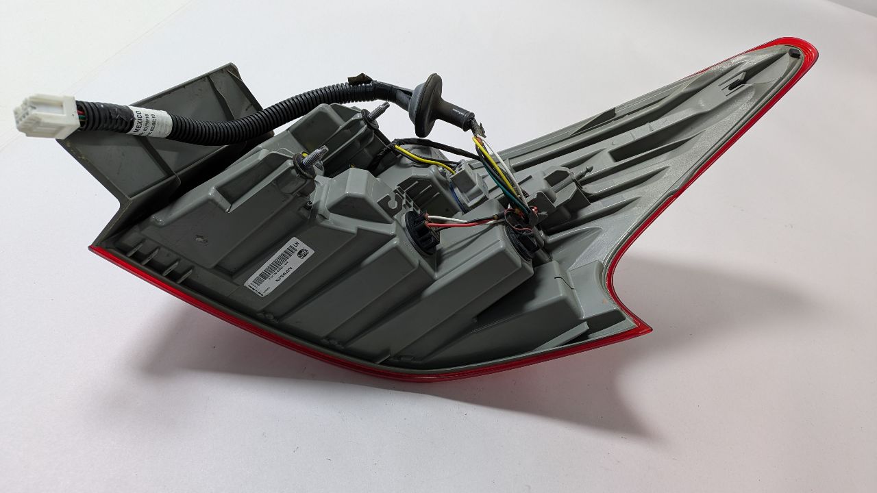 2016 NISSAN SENTRA Left TAIL LAMP - 389472 — photo 3
