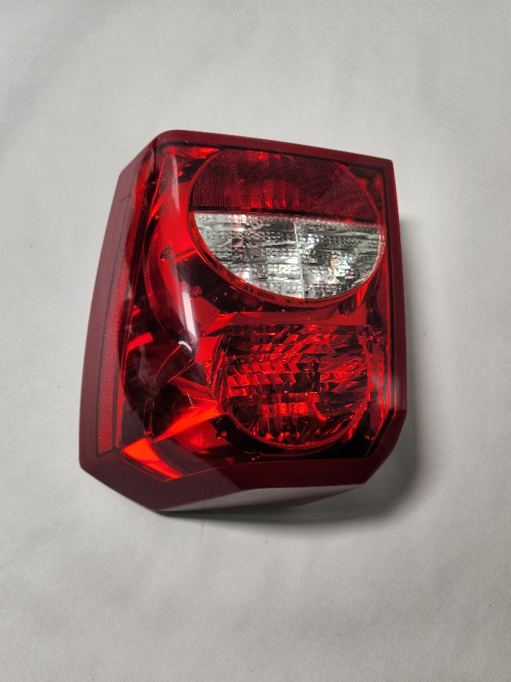 2008 DODGE CALIBER 4cyl Gasoline Turbo 2.4 Right TAIL LAMP - 389602