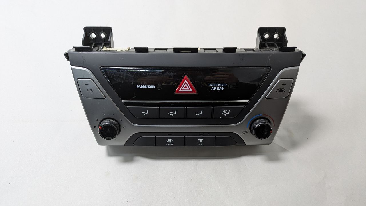 2013 HYUNDAI ACCENT 4cyl Gasoline 1.6 DOHC TEMP CONTROL - 389737