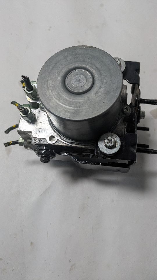 2014 INFINITI Q50 6cyl Gasoline 3.7 Anti-lock Brake Pts - 390399