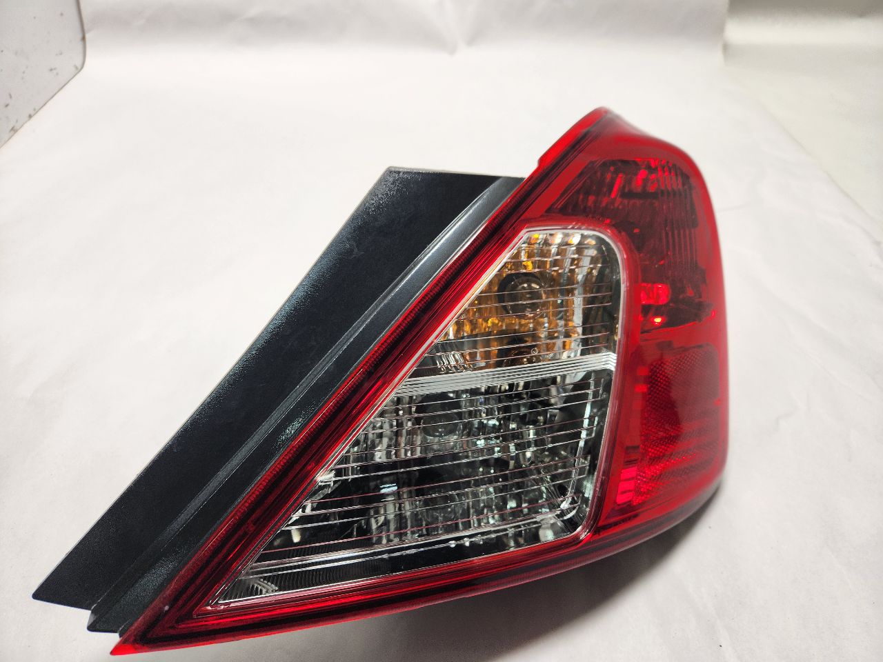 2019 NISSAN VERSA 1.6L 4cyl Gasoline VVT Right TAIL LAMP - 390440