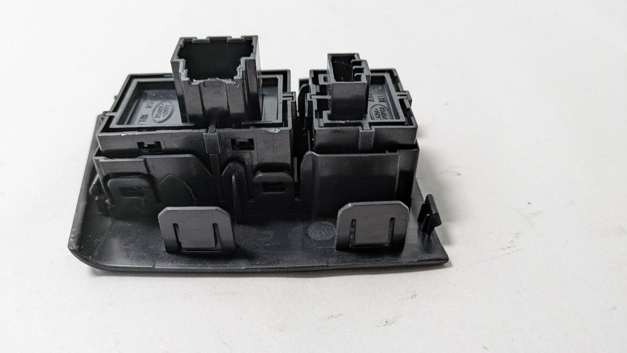 2017 JAGUAR F-PACE 6cyl Supercharged 3.0 Left Front Door Switch - 390513 — photo 4