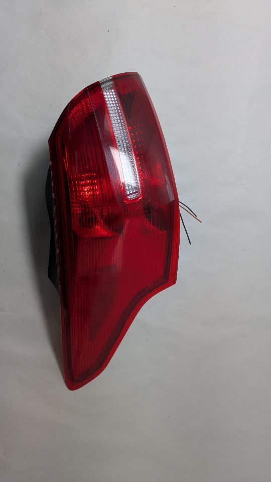 2018 FORD FOCUS 2.0L 4cyl Gasoline VVT Left TAIL LAMP - 390563 — photo 1