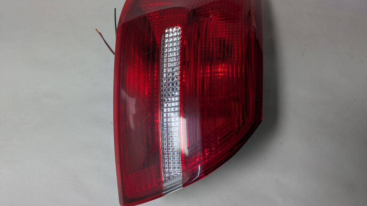 2018 FORD FOCUS 2.0L 4cyl Gasoline VVT Left TAIL LAMP - 390563 — photo 2