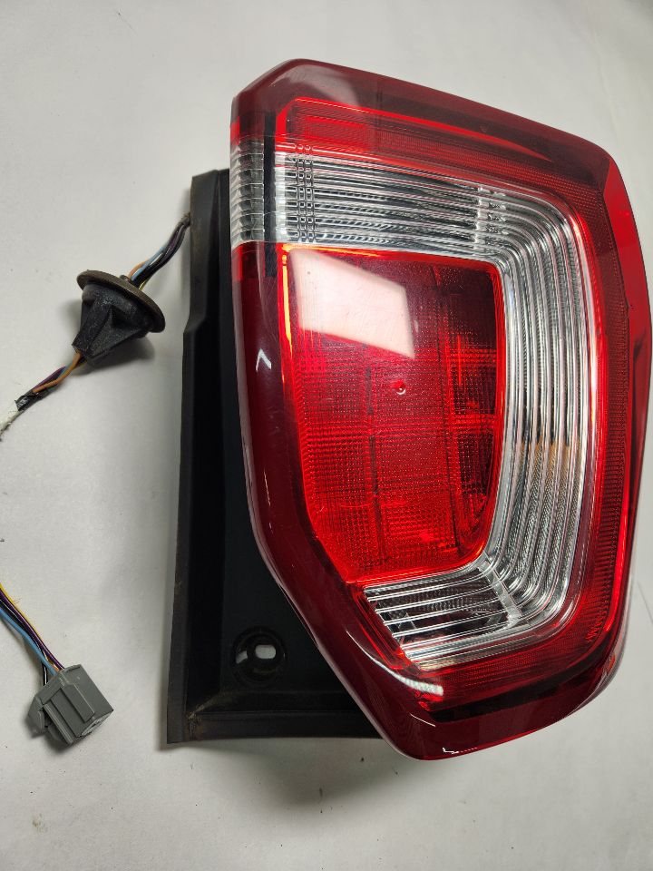 2016 FORD EXPLORER 4cyl Gasoline Turbo 2.3 Right TAIL LAMP - 390634