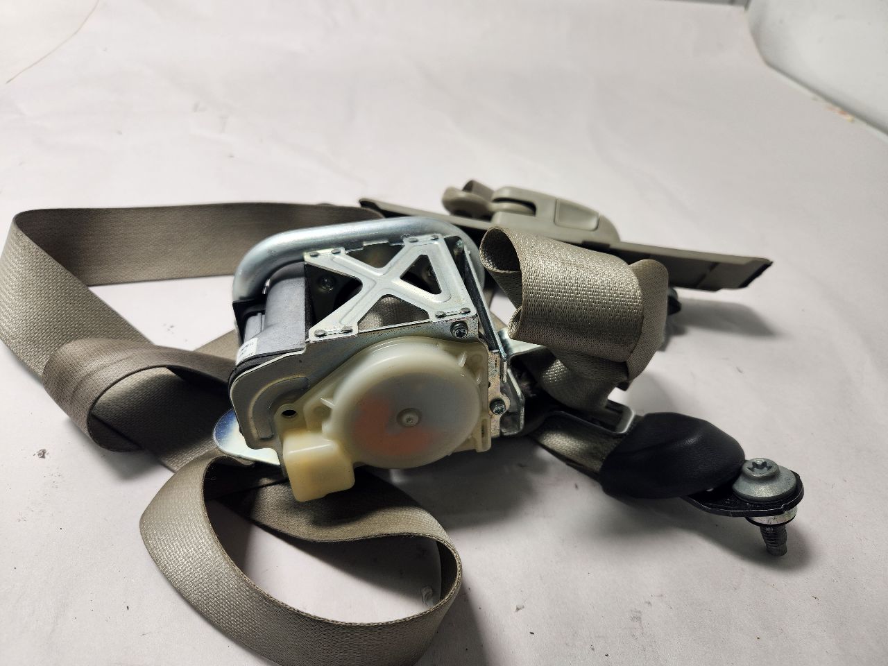 2011 FORD FUSION 4cyl Electric 2.5 Seat Belt, Front - 390740 — photo 6