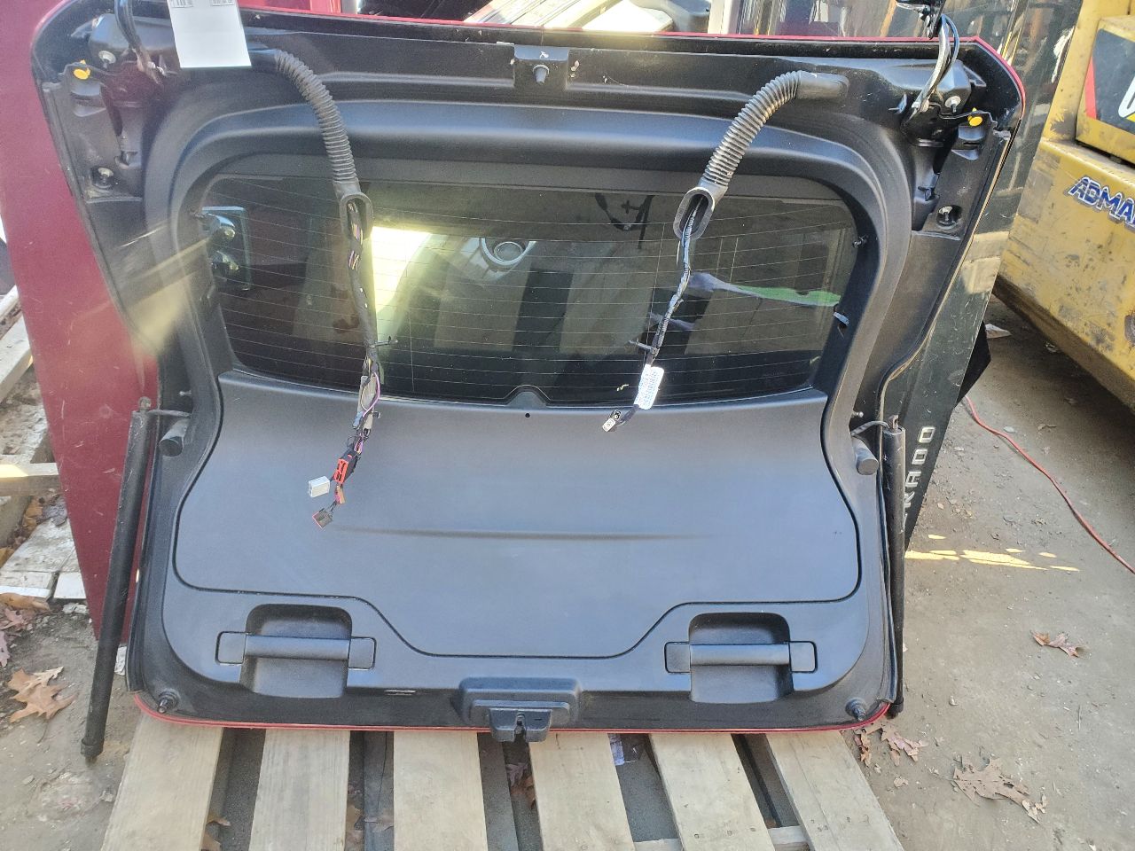 2017 JAGUAR F-PACE 6cyl Supercharged 3.0 Decklid  Tailgate - 390747 — photo 4