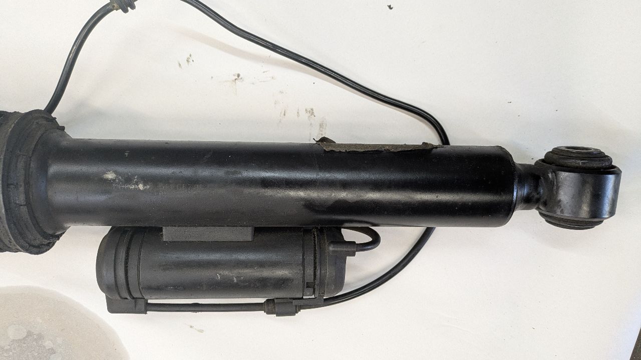 2007 MERCEDES-BENZ S-CLASS 8cyl Gasoline 5.5 Left STRUT - 390783 — photo 7