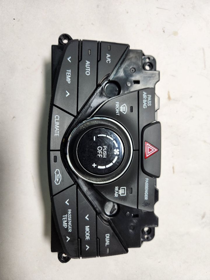 2012 HYUNDAI AZERA 6cyl Gasoline 3.3 TEMP CONTROL - 390909