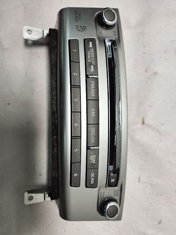 2012 INFINITI M35 6cyl Hybrid 3.5 l DOHC Radio Audio - 390921 — photo 1
