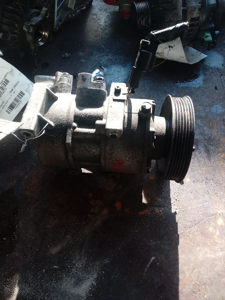 2014 HYUNDAI ACCENT 4cyl Gasoline 1.6 DOHC AC COMPRESSOR - 390992
