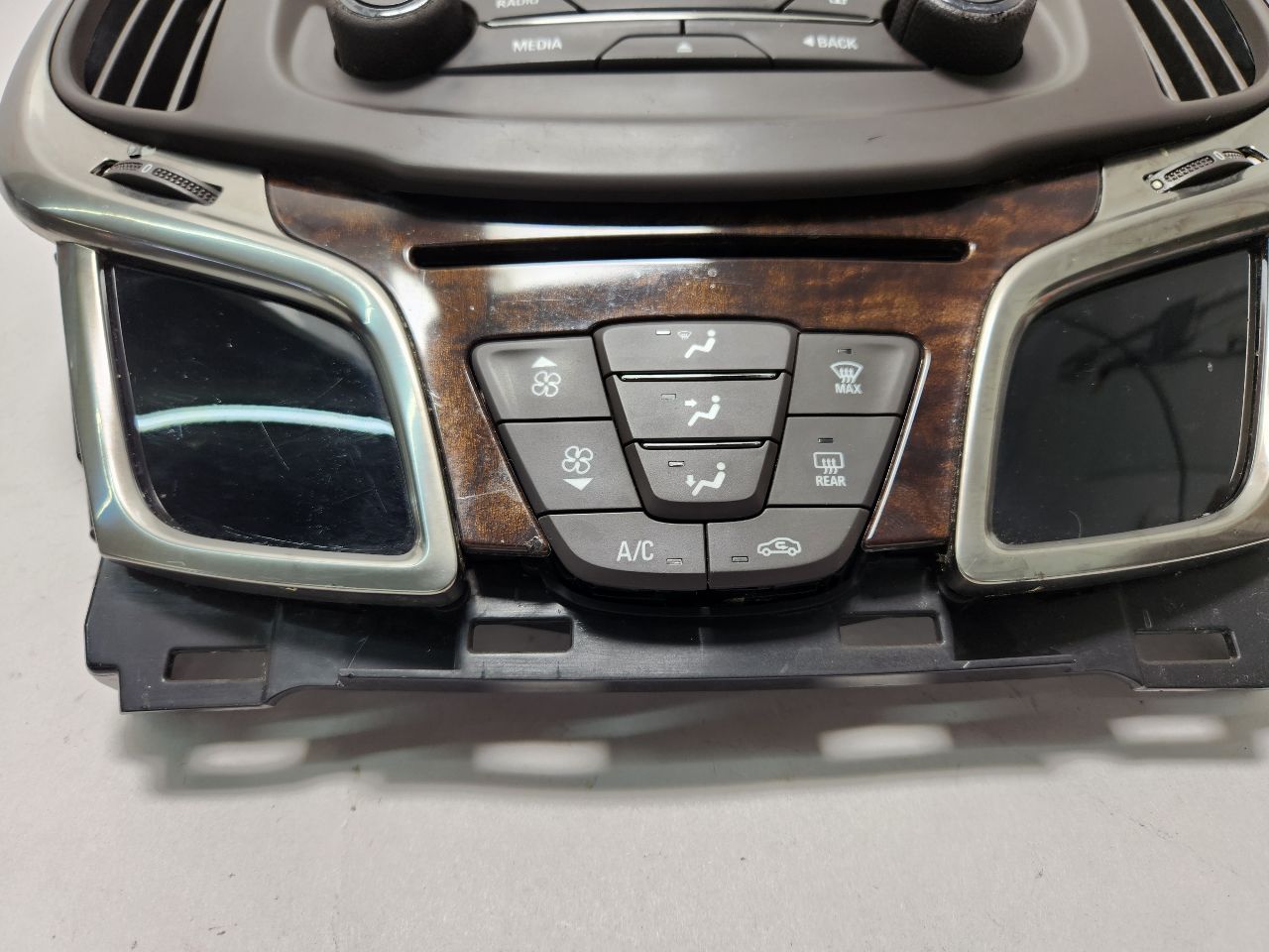 2015 BUICK LACROSSE 6 cyl Gas Flex Fuel 3.6 Radio Audio - 391060 — photo 2