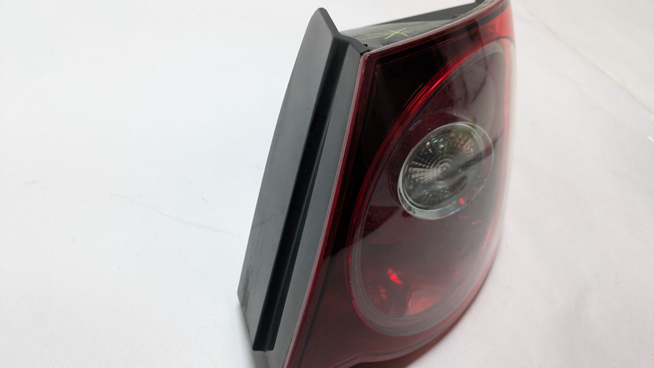 2010 VOLKSWAGEN JETTA 5cyl Gasoline 2.5 Right TAIL LAMP - 391075 — photo 2