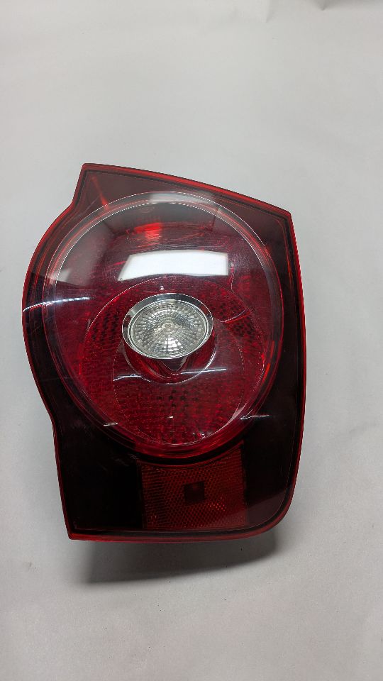 2010 VOLKSWAGEN JETTA 5cyl Gasoline 2.5 Right TAIL LAMP - 391075 — photo 3