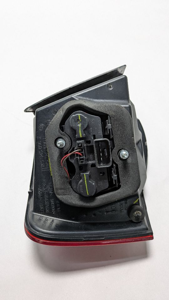 2010 VOLKSWAGEN JETTA 5cyl Gasoline 2.5 Right TAIL LAMP - 391075 — photo 5