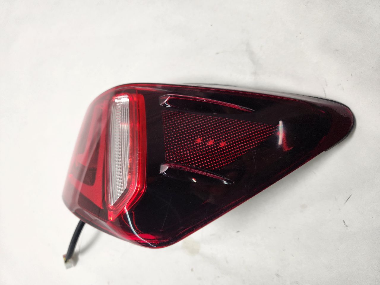 2006 LEXUS IS250 6cyl Gasoline 2.5 Right TAIL LAMP - 391092 — photo 3