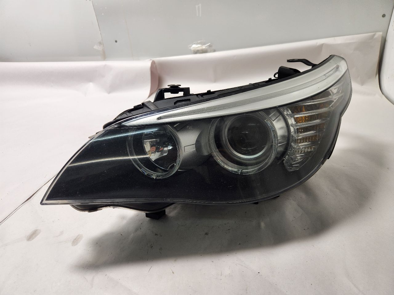 2010 BMW 528i 6cyl Gasoline 3.0 Left HEADLAMP ASSEMBLY - 391113
