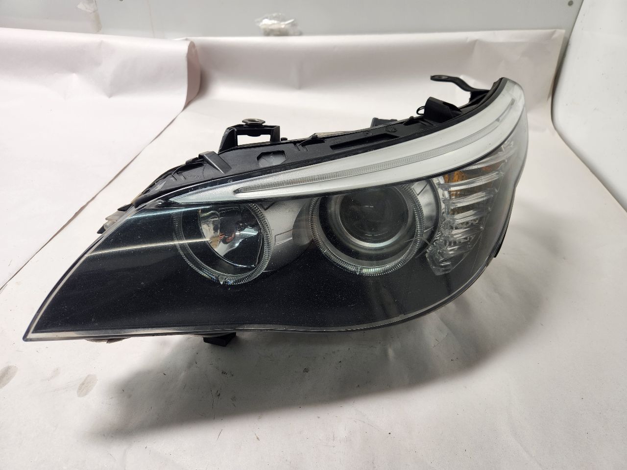 2010 BMW 528i 6cyl Gasoline 3.0 Left HEADLAMP ASSEMBLY - 391113 — photo 5