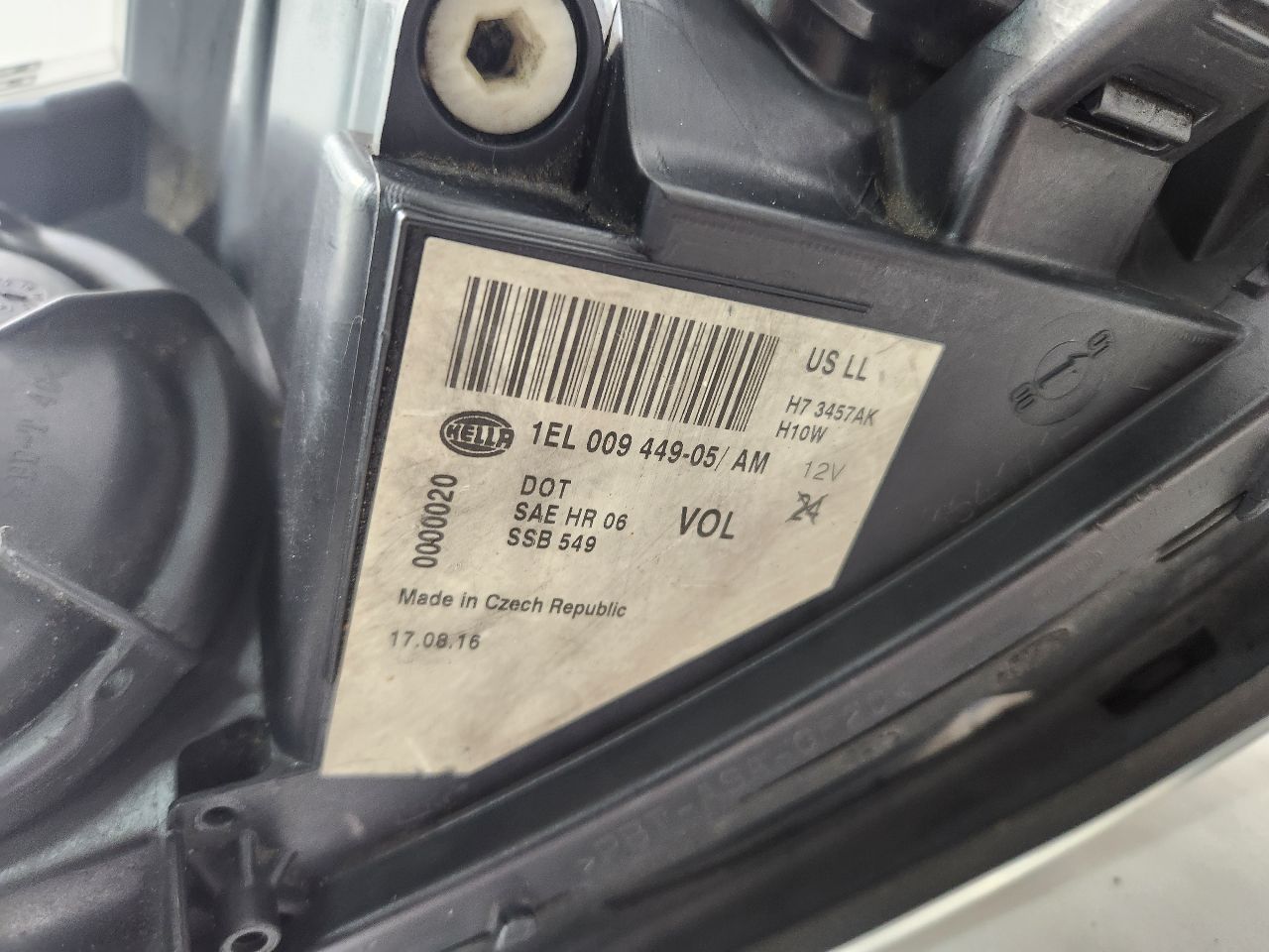 2010 BMW 528i 6cyl Gasoline 3.0 Left HEADLAMP ASSEMBLY - 391113 — photo 6
