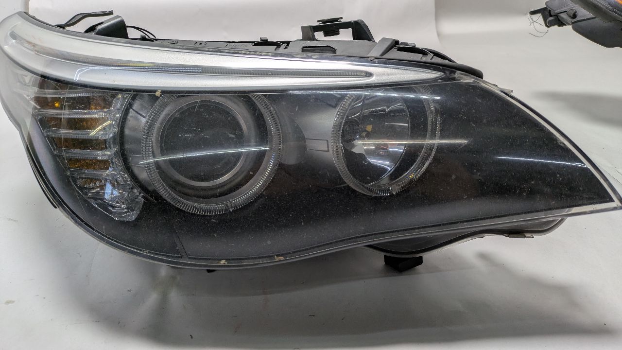 2010 BMW 528i 6cyl Gasoline 3.0 Right HEADLAMP ASSEMBLY - 391121