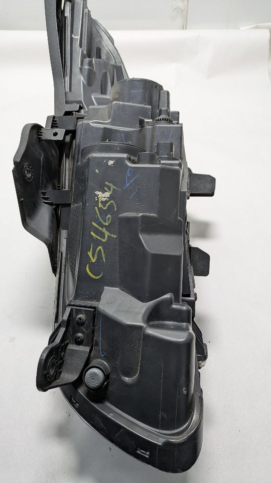 2017 HYUNDAI SONATA 4cyl Gasoline 2.4 PZEV Right HEADLAMP ASSEMBLY - 391133 — photo 4